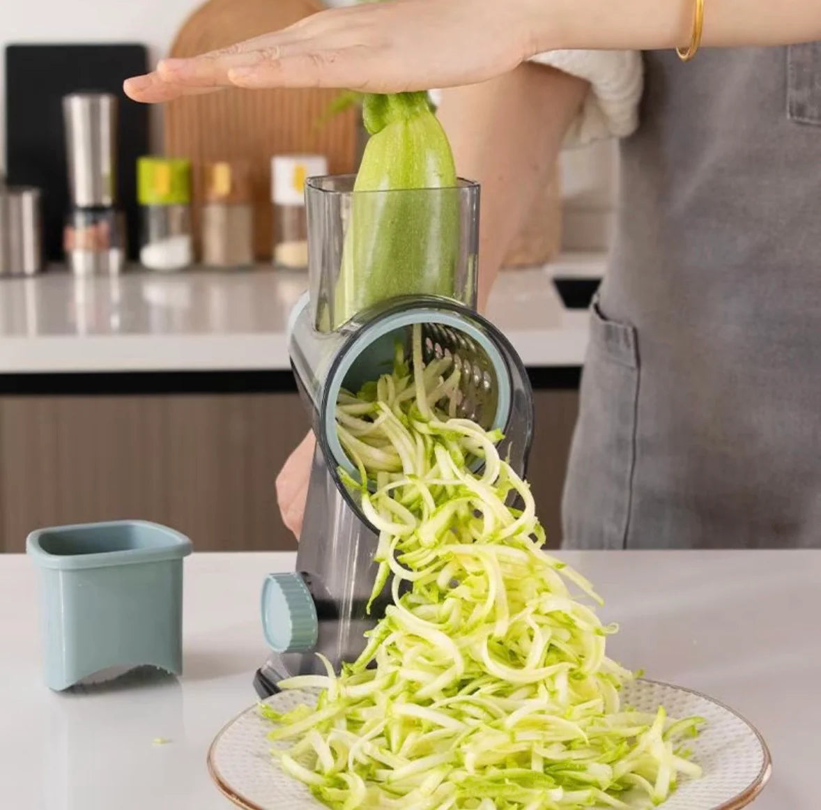 RallaPro™ Rallador Giratorio 3en1 con Afilador Incluido